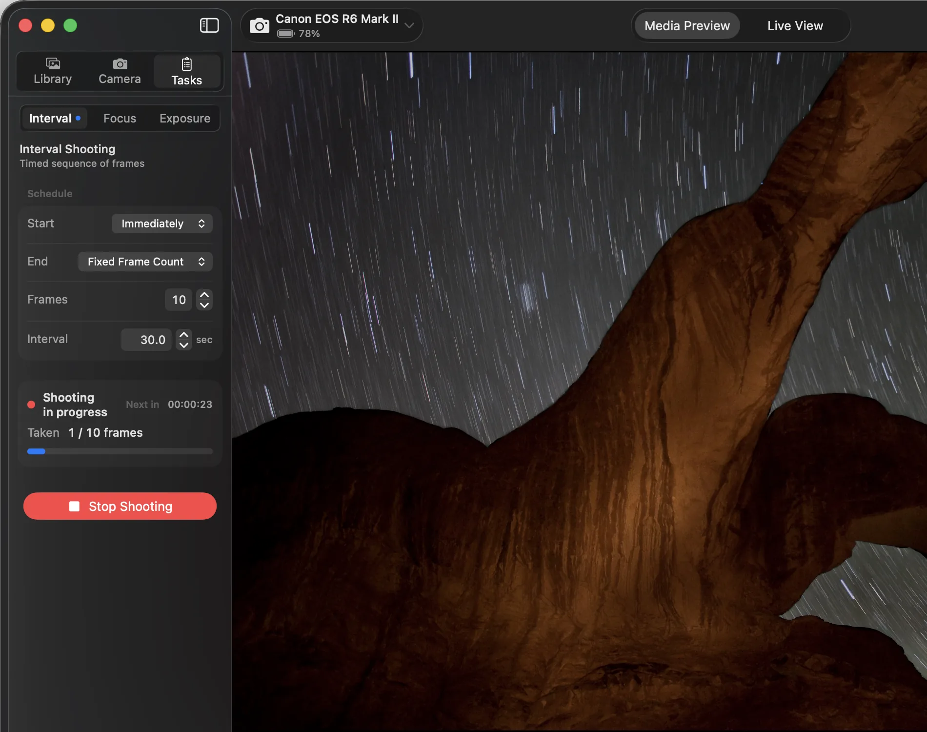 DSLR Assistant's Interval Shooting panel running a sequence, next to the shot it just captured